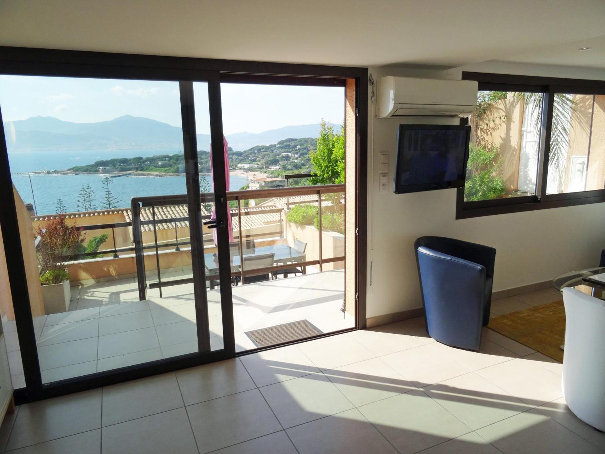 So Leil So Fun A Porticcio - 45M2 - Grand Lit 180 - Plage A Pied - Wifi Fibre - Terrasse Apartment Exterior photo